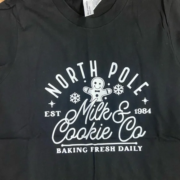 North Pole & CO. Girls Santa T-Shirt Christmas Black Size 14/16 Large Youth - Picture 2 of 3
